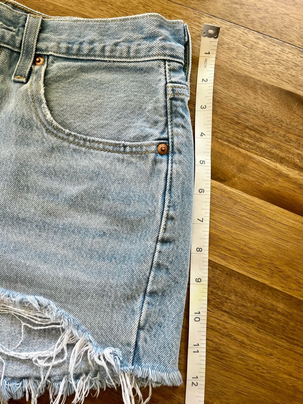Levi’s Premium 501 Denim Shorts - Light Wash - Size 28 - Picture 5 of 5